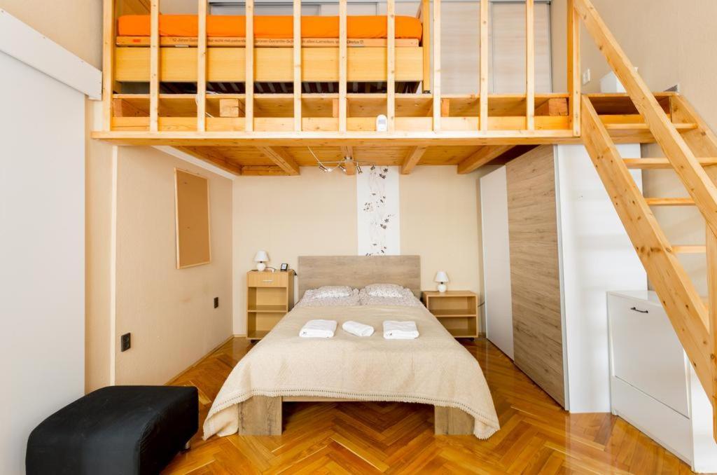 Szentkiralyi 5 - Double Basic In The City Center - Self-Check-In บูดาเปสต์ ภายนอก รูปภาพ